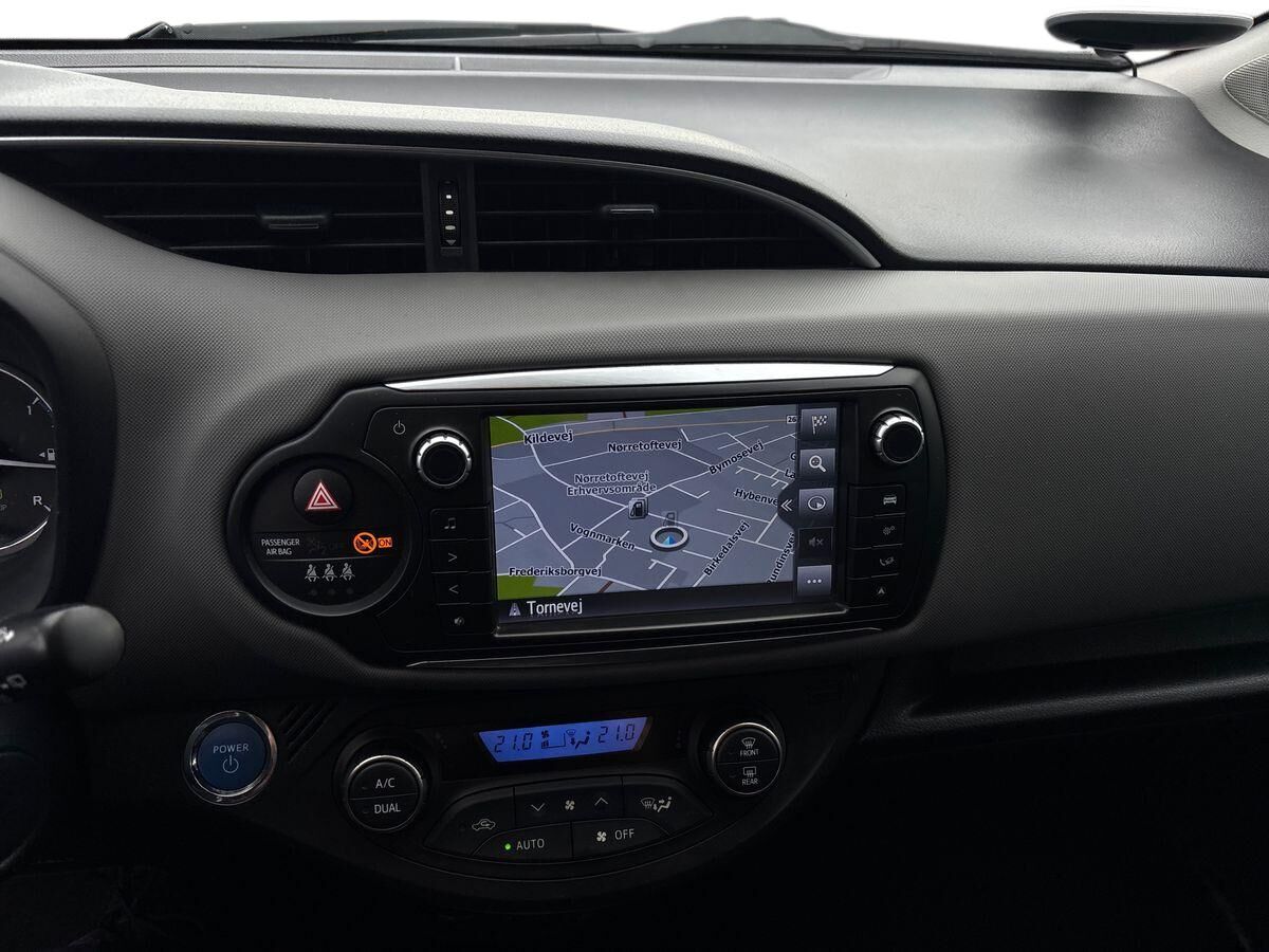 Billede af Toyota Yaris 1,5 Hybrid H2 Style E-CVT 100HK 5d Trinl. Gear