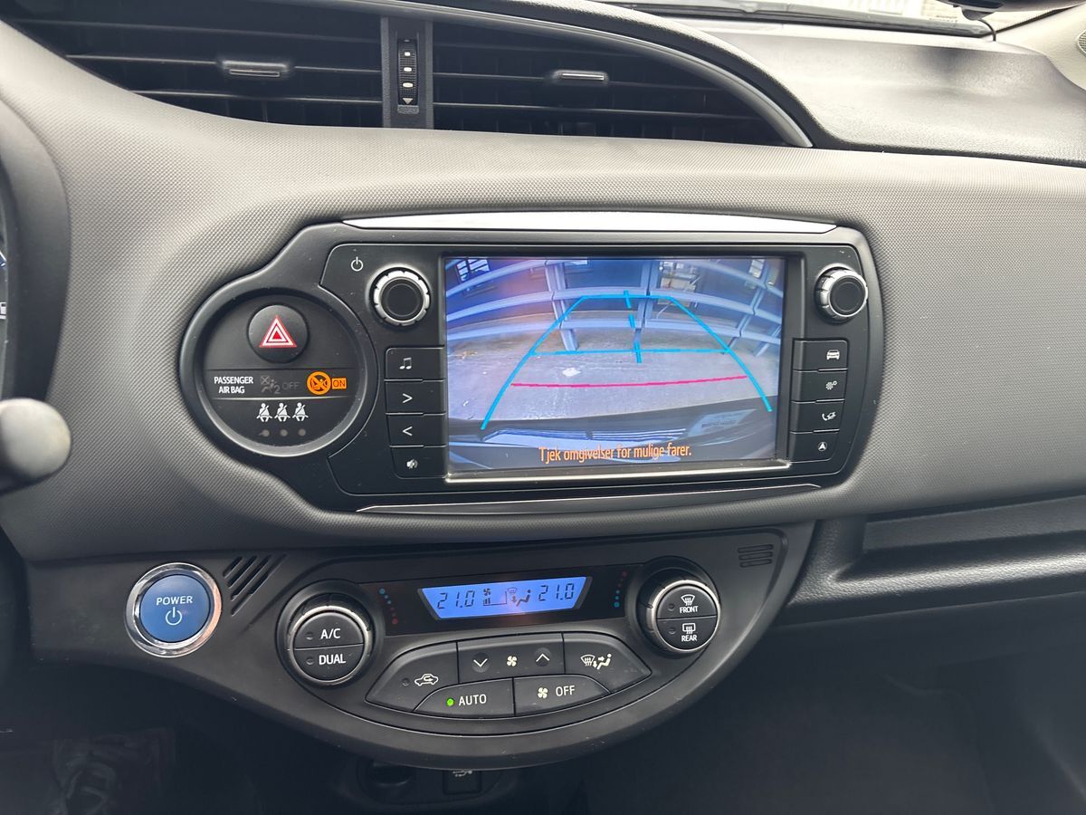 Billede af Toyota Yaris 1,5 Hybrid H2 Style E-CVT 100HK 5d Trinl. Gear
