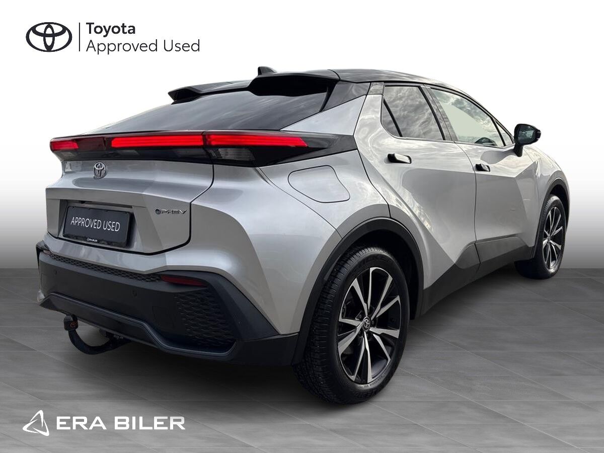 Billede af Toyota C-HR 2,0 Plugin-hybrid Style Smart Bi-tone E-CVT 223HK 5d Trinl. Gear