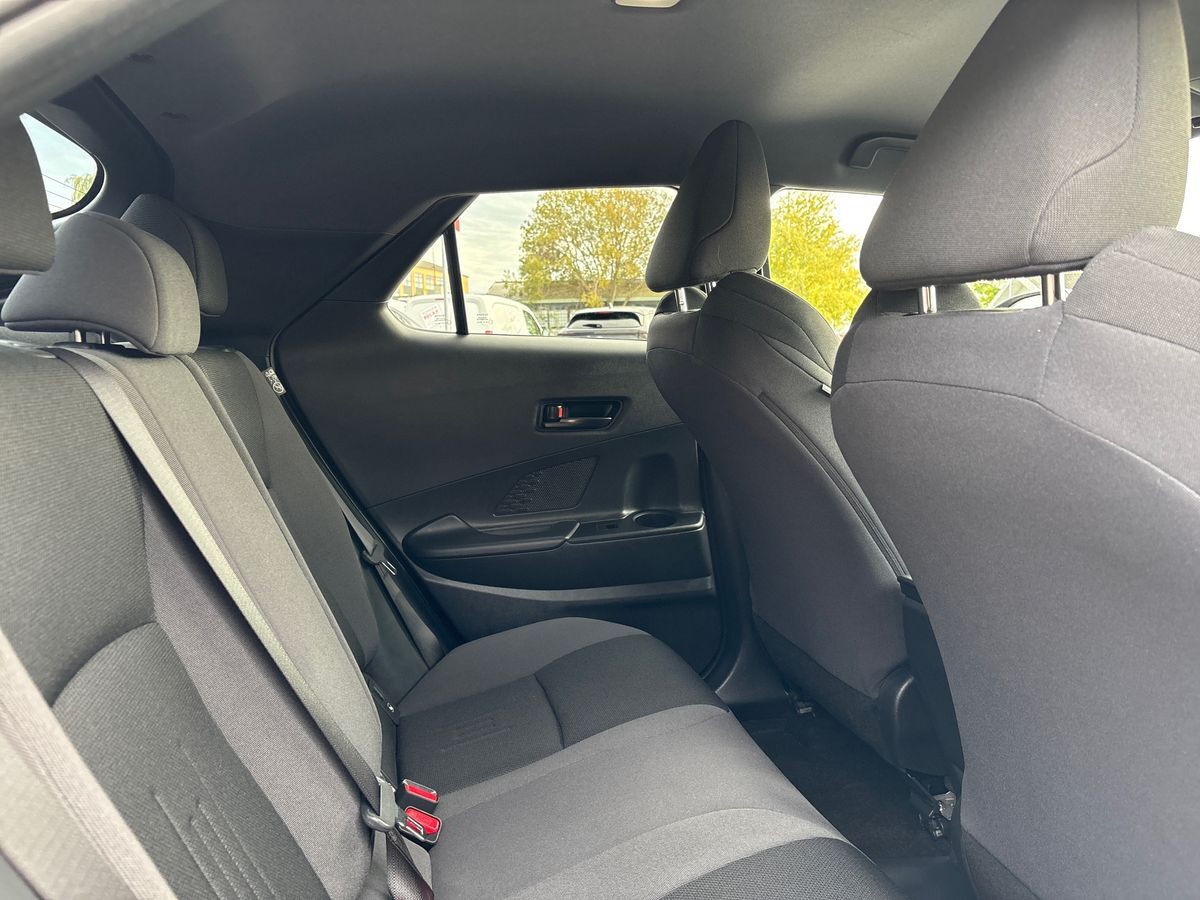 Billede af Toyota C-HR 2,0 Plugin-hybrid Style Smart Bi-tone E-CVT 223HK 5d Trinl. Gear