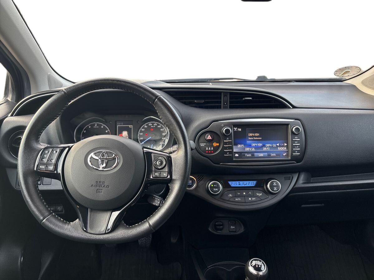 Billede af Toyota Yaris 1,5 VVT-I T3 Premiumpakke 111HK 5d 6g