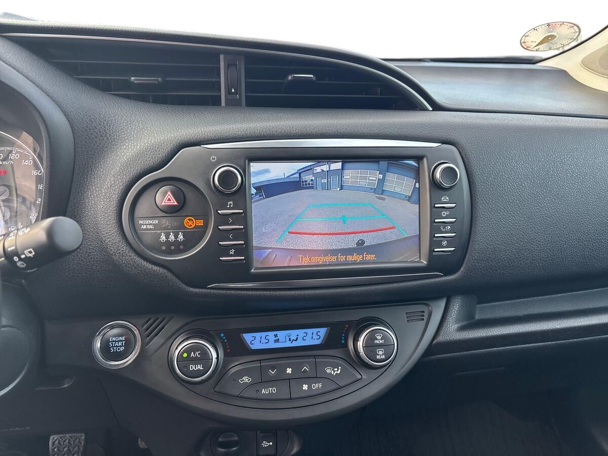 Billede af Toyota Yaris 1,5 VVT-I T3 Premiumpakke 111HK 5d 6g
