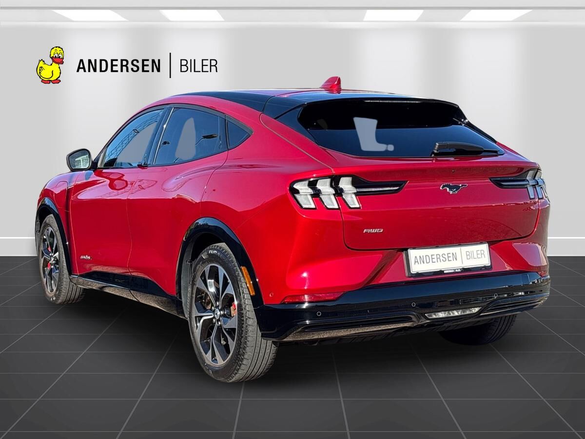 Billede af Ford Mustang Mach-E EL UR AWD 351HK 5d Aut.
