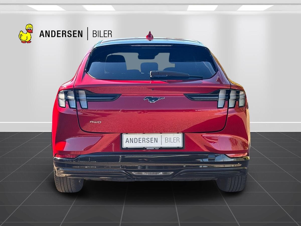 Billede af Ford Mustang Mach-E EL UR AWD 351HK 5d Aut.
