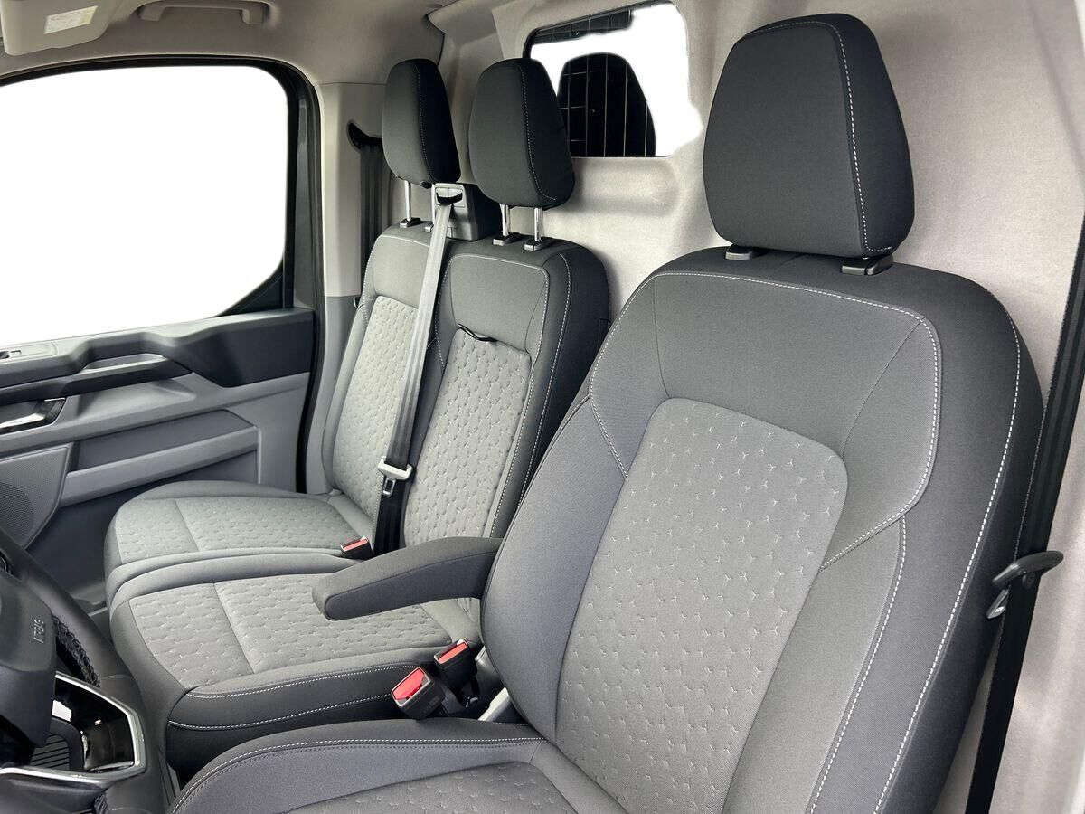 Billede af Ford Transit Custom 320 L1H1 2,0 EcoBlue Limited 170HK Van 8g Aut.