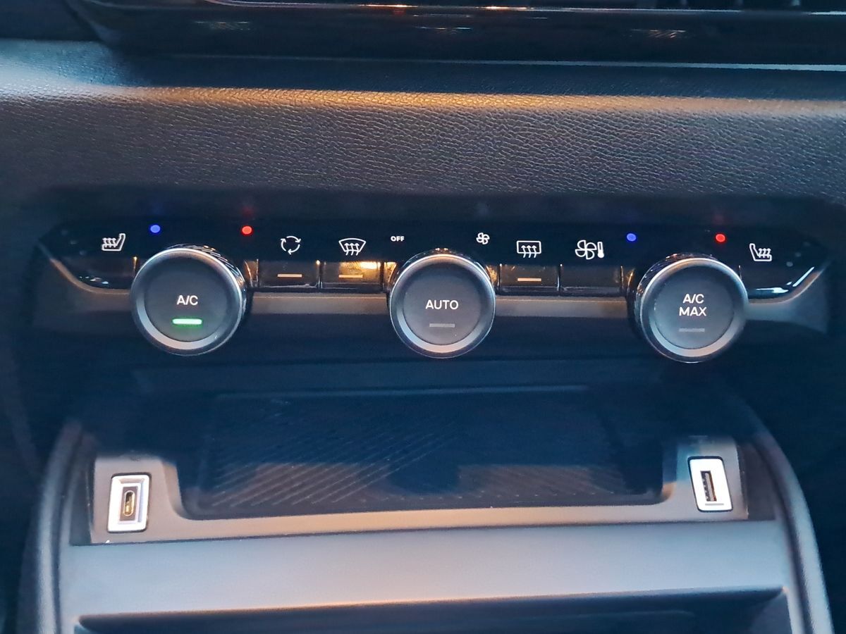 Billede af Citroën C4 1,2 PureTech Iconic EAT8 130HK 5d 8g Aut.