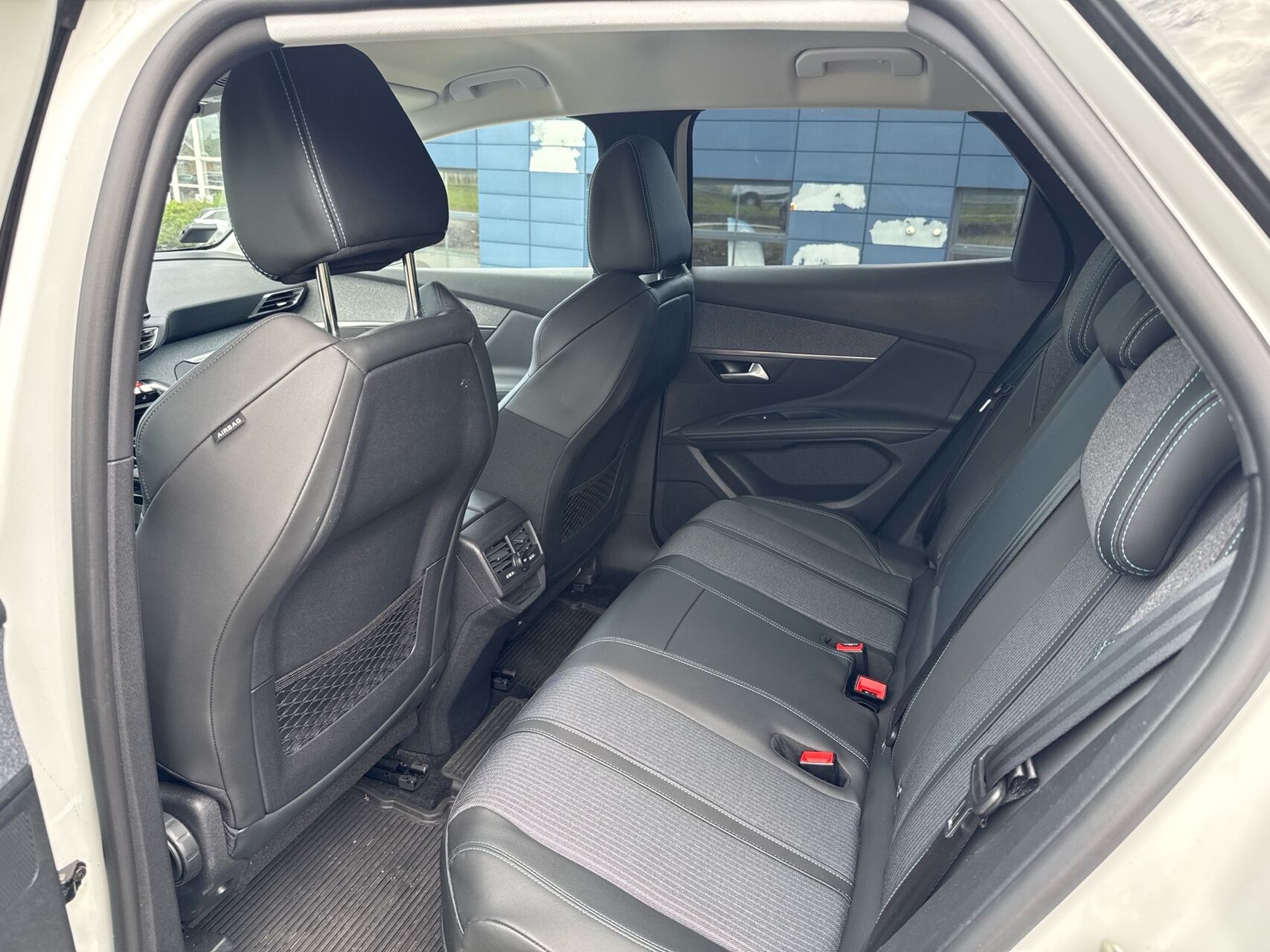 Billede af Peugeot 3008 1,6 PureTech  Plugin-hybrid Allure Pack EAT8 225HK 5d 8g Aut.