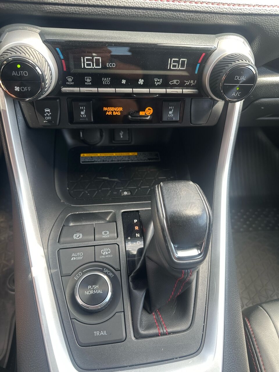 Billede af Toyota RAV4 Plug-in 2,5 Plugin-hybrid H3 Premium AWD 306HK 5d 6g Aut.