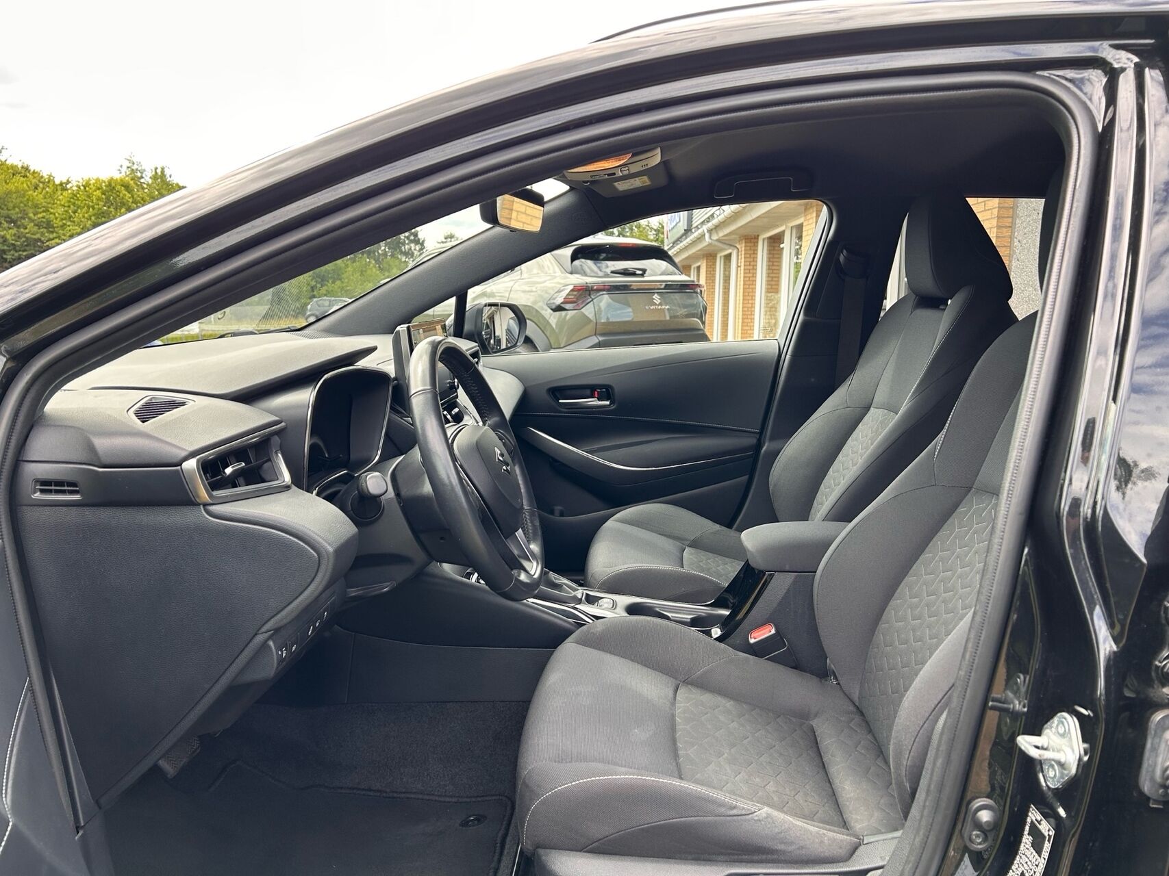Billede af Suzuki Swace 1,8 Hybrid Active E-CVT 122HK Stc Trinl. Gear