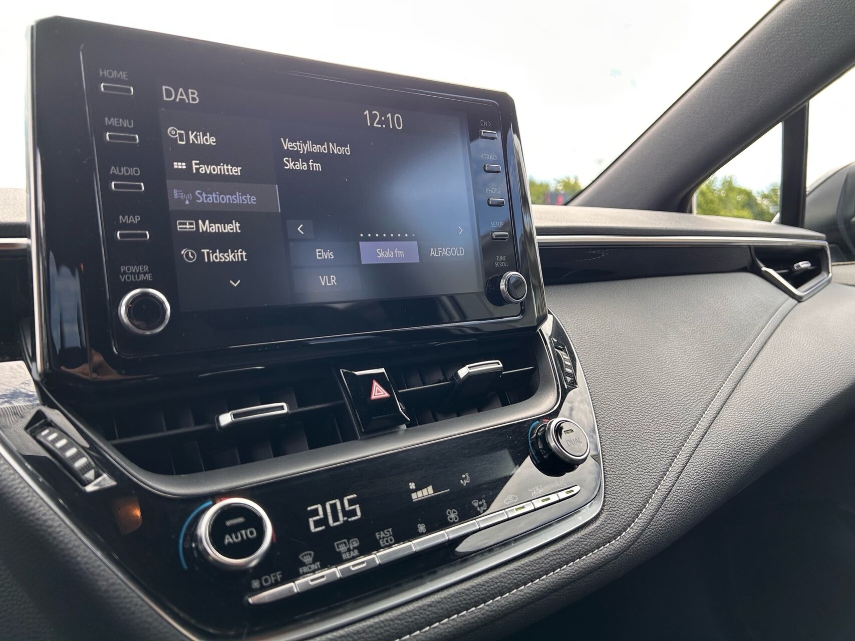 Billede af Suzuki Swace 1,8 Hybrid Active E-CVT 122HK Stc Trinl. Gear