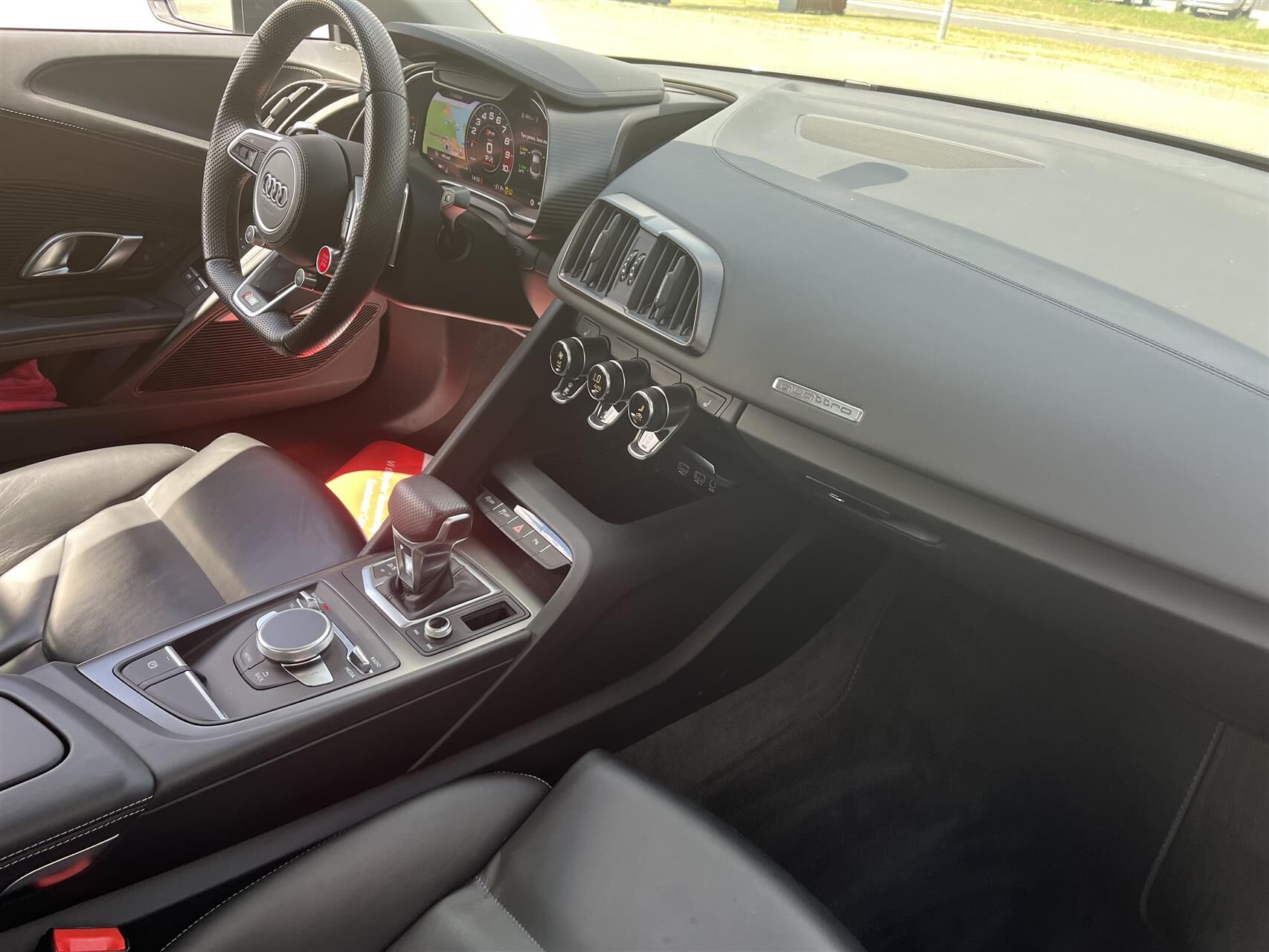 Billede af Audi R8 5,2 V10 Plus FSI Quattro S Tron 610HK 2d 7g Aut.