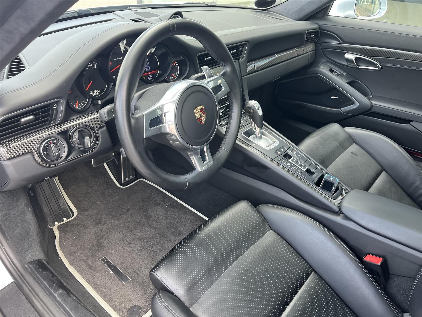 Billede af Porsche 911 Turbo S 3,8 4x4 560HK 2d 7g Aut.