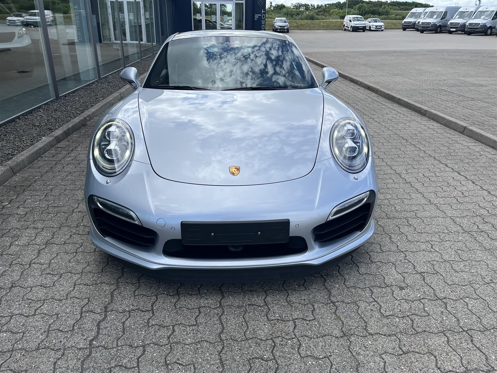 Billede af Porsche 911 Turbo S 3,8 4x4 560HK 2d 7g Aut.