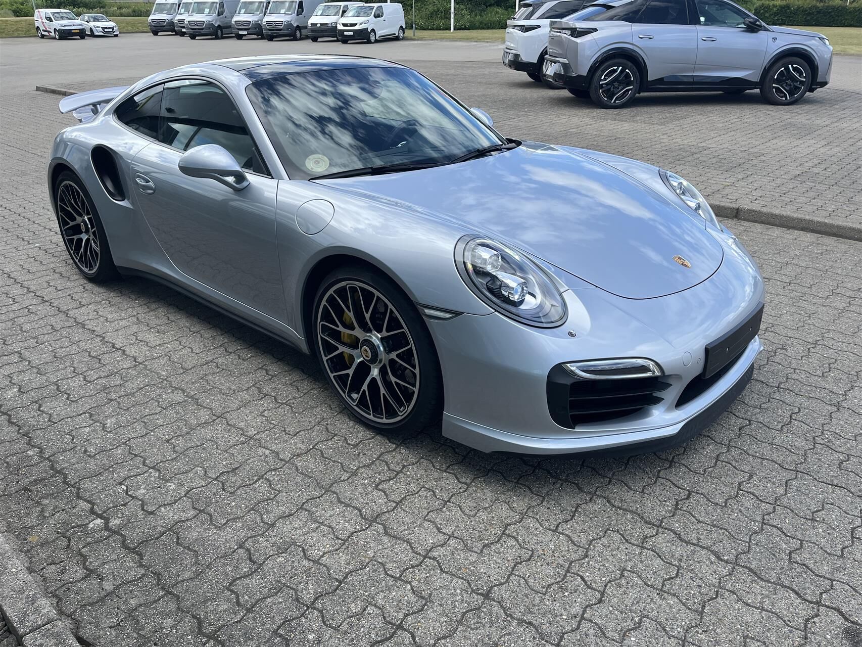 Billede af Porsche 911 Turbo S 3,8 4x4 560HK 2d 7g Aut.