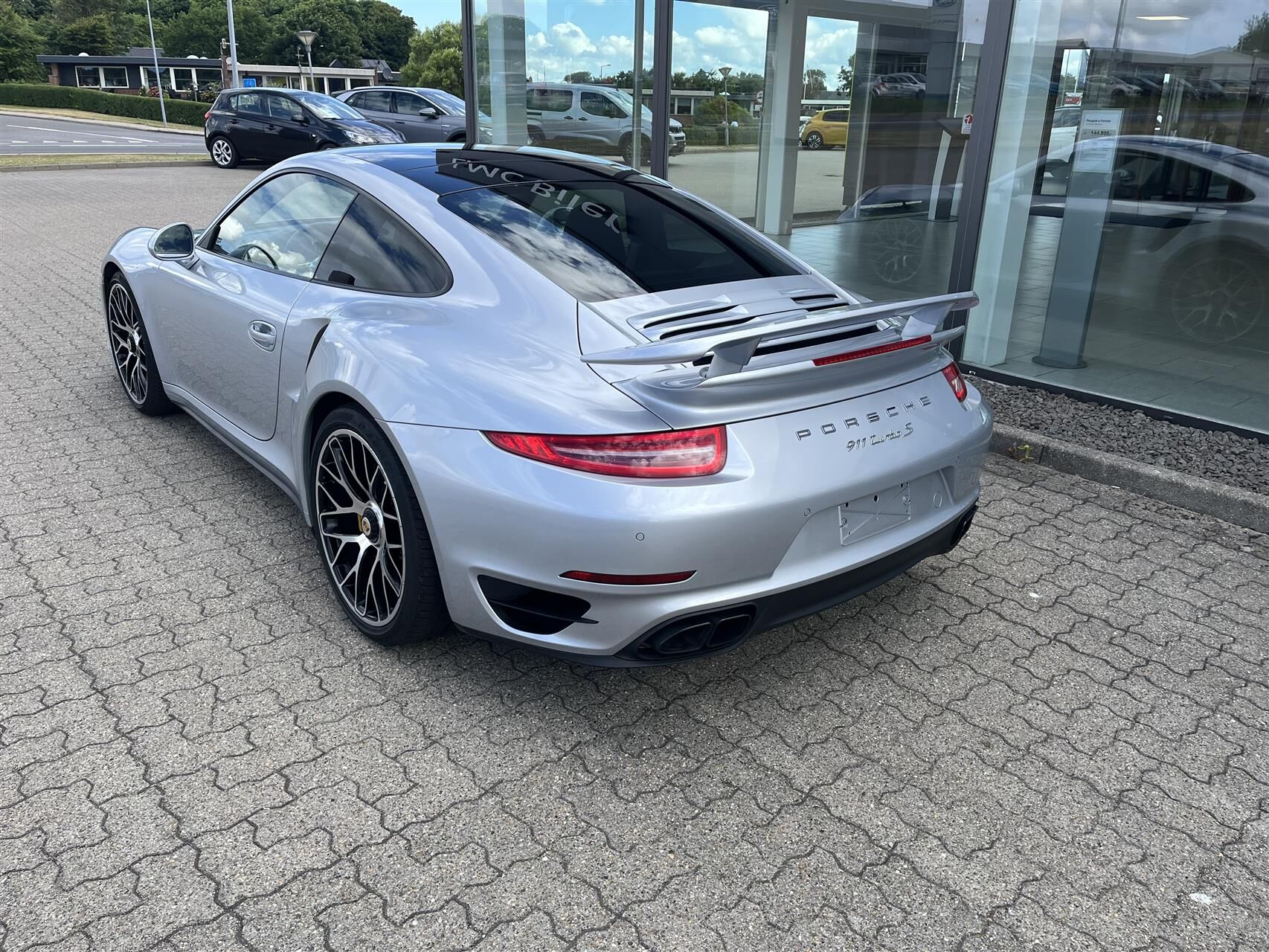 Billede af Porsche 911 Turbo S 3,8 4x4 560HK 2d 7g Aut.