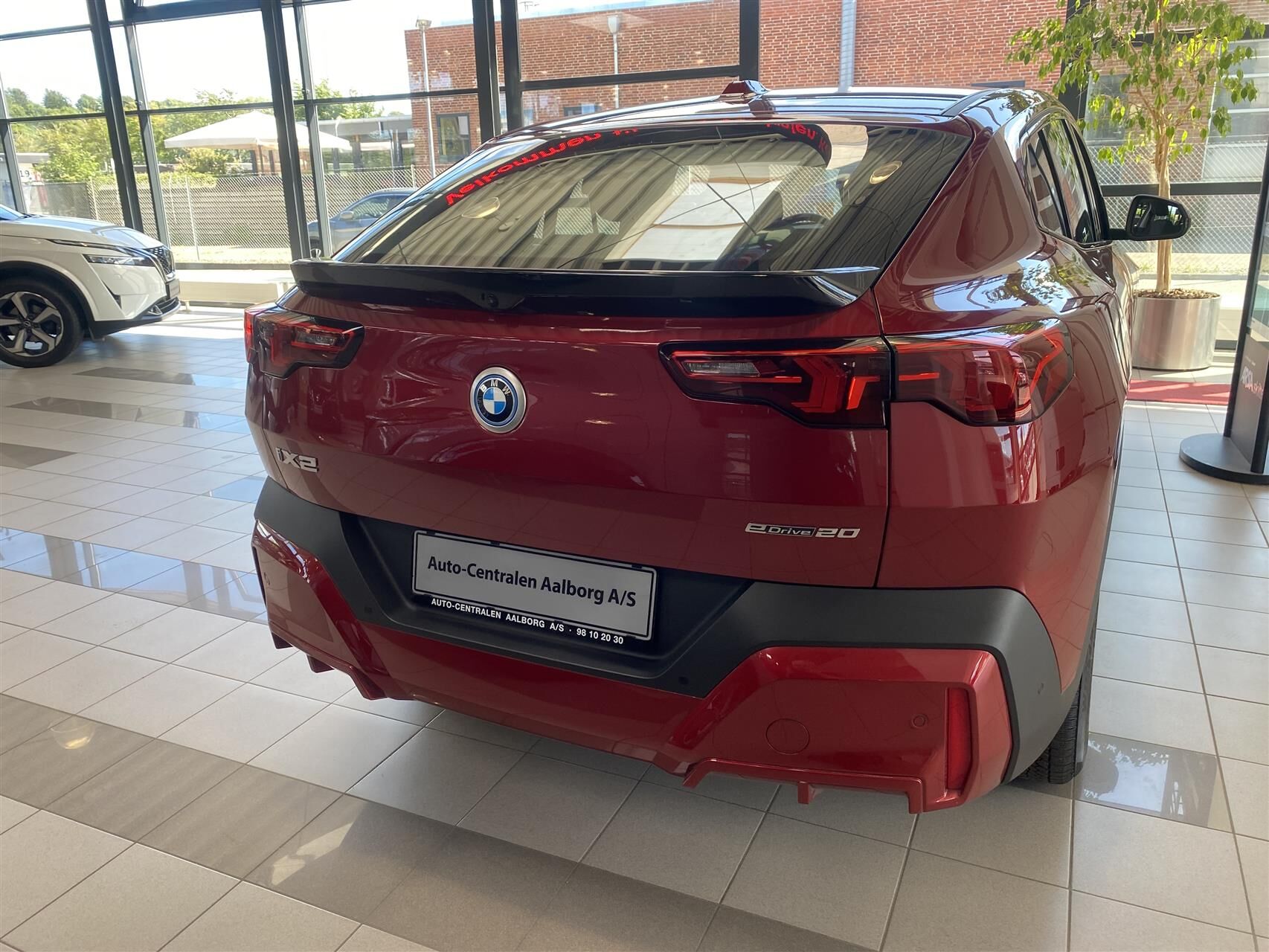 Billede af BMW iX2 eDrive20 EL Fully Charged 204HK 5d Aut.