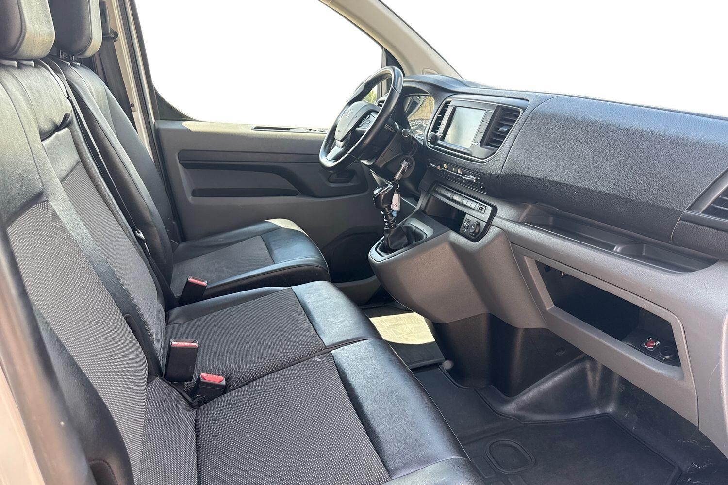 Billede af Peugeot Expert L3 2,0 BlueHDi Premium Pro 122HK Van 6g