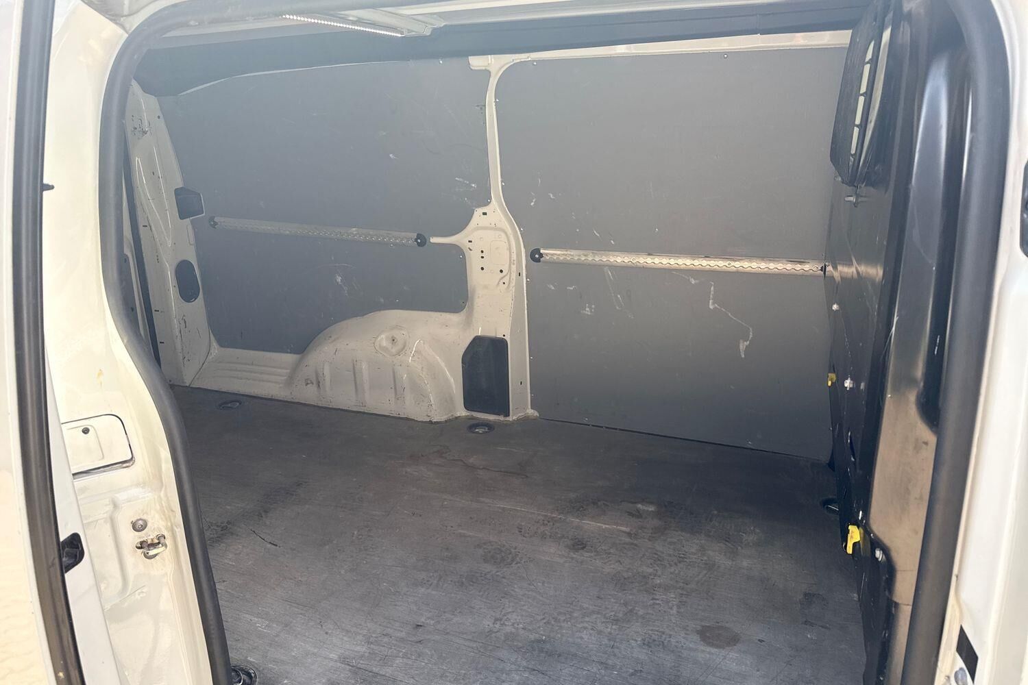 Billede af Peugeot Expert L3 2,0 BlueHDi Premium Pro 122HK Van 6g