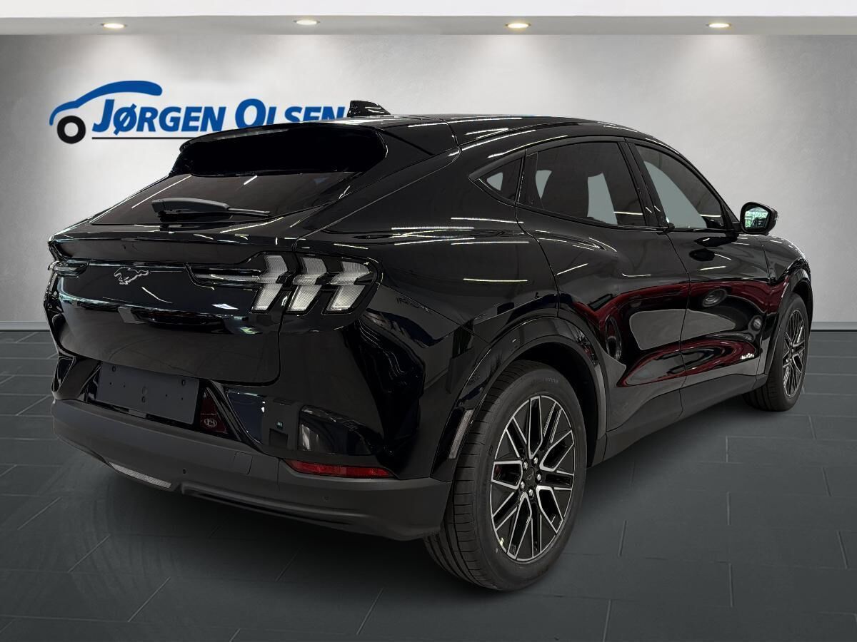 Billede af Ford Mustang Mach-E EL UR Premium AWD 375HK 5d Aut.