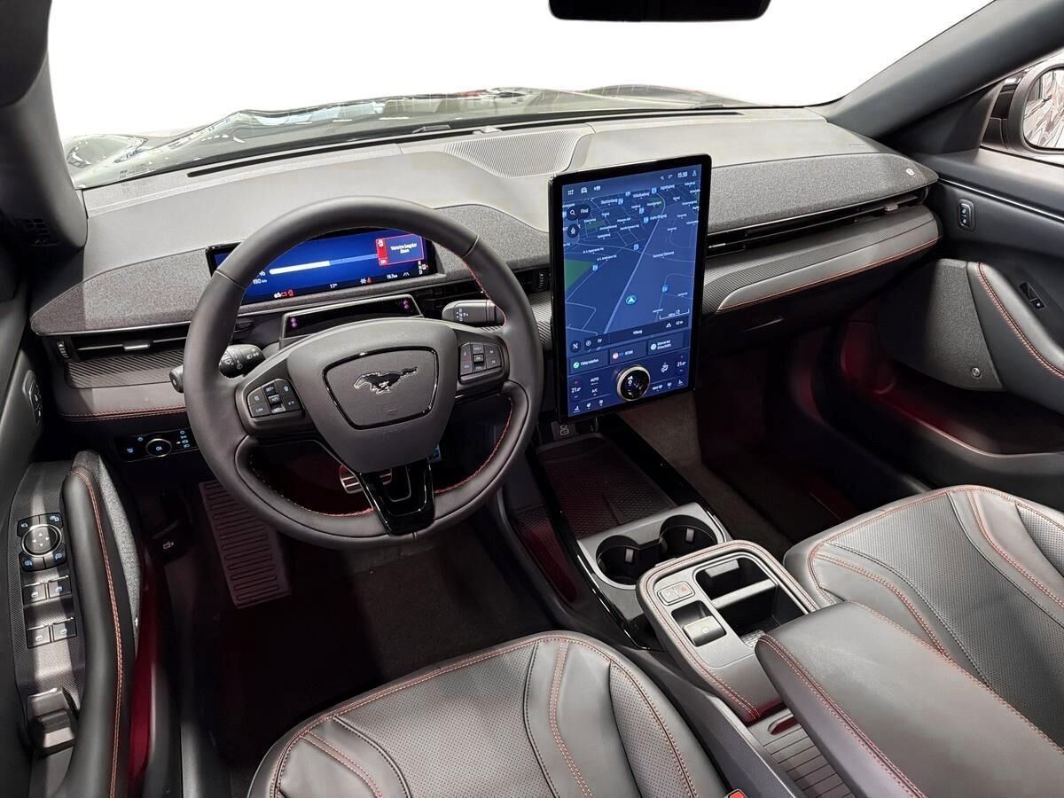 Billede af Ford Mustang Mach-E EL UR Premium AWD 375HK 5d Aut.