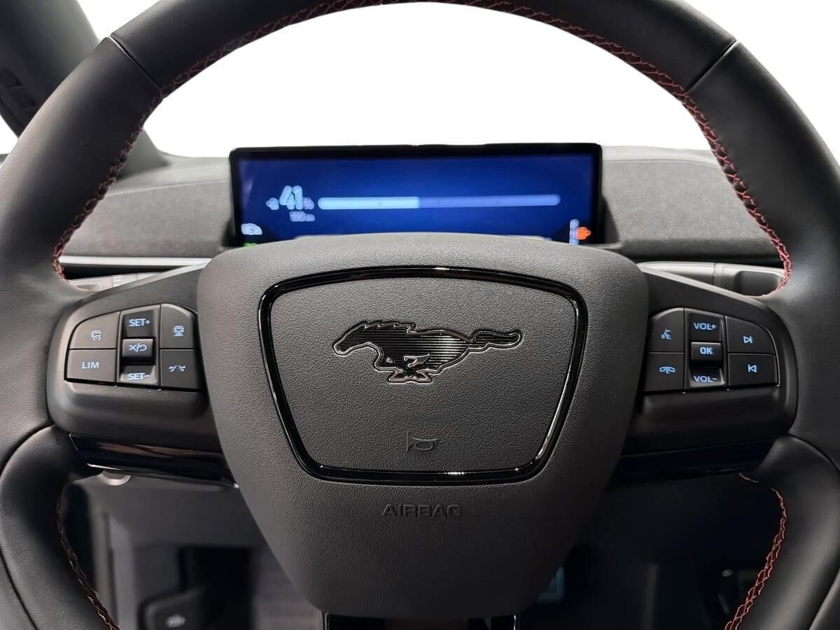 Billede af Ford Mustang Mach-E EL UR Premium AWD 375HK 5d Aut.