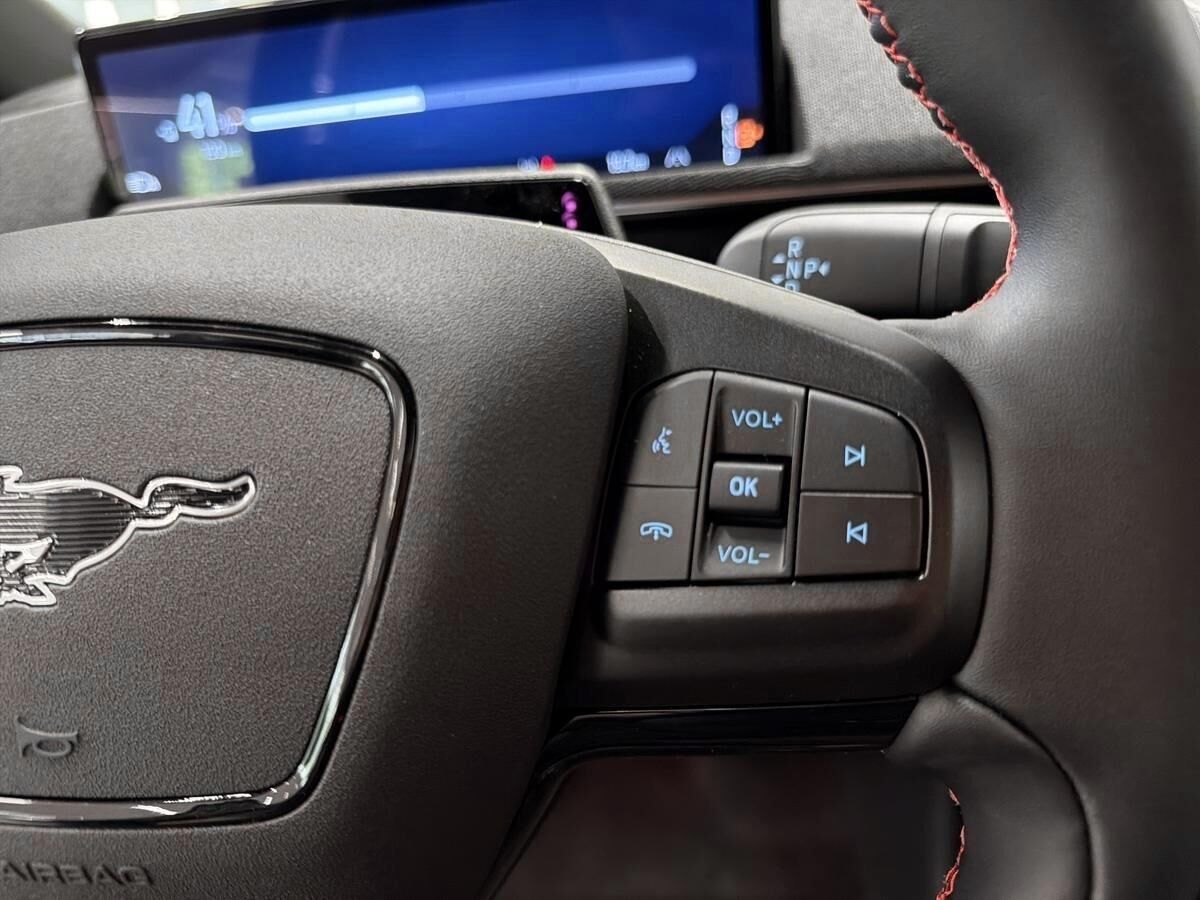 Billede af Ford Mustang Mach-E EL UR Premium AWD 375HK 5d Aut.