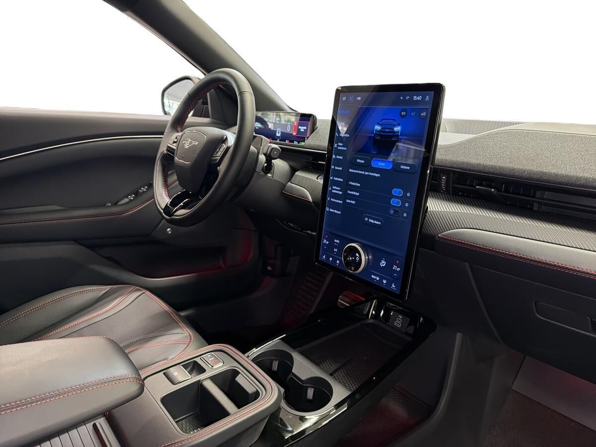 Billede af Ford Mustang Mach-E EL UR Premium AWD 375HK 5d Aut.