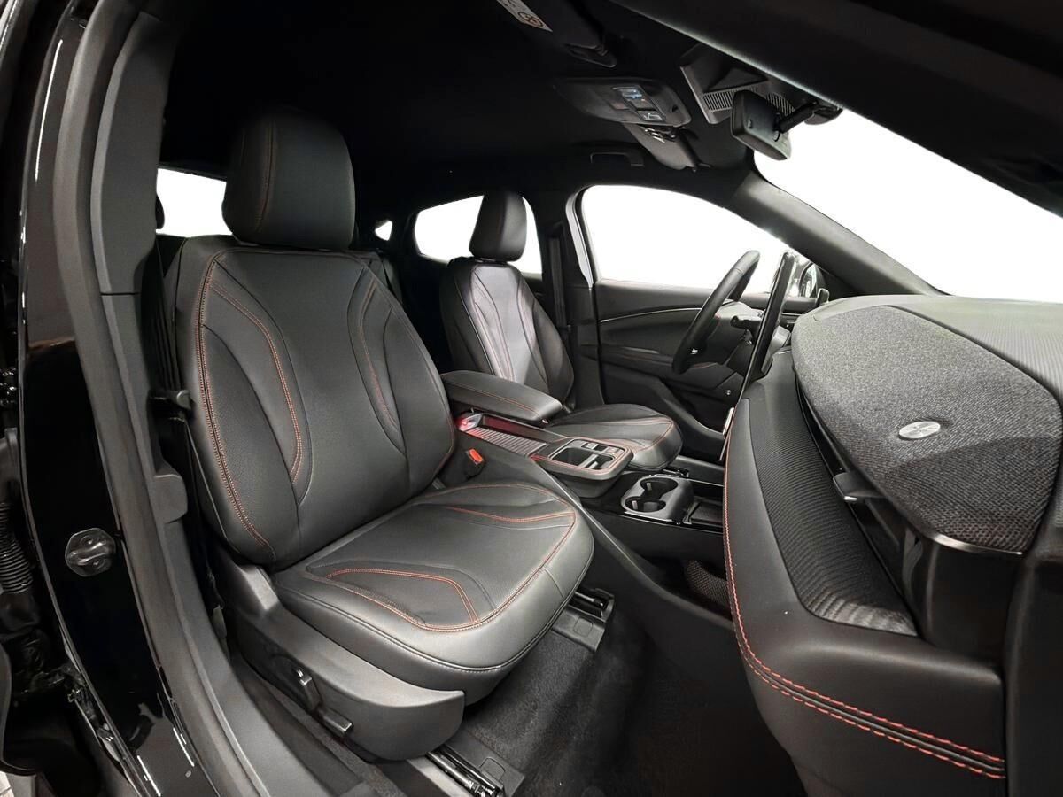 Billede af Ford Mustang Mach-E EL UR Premium AWD 375HK 5d Aut.