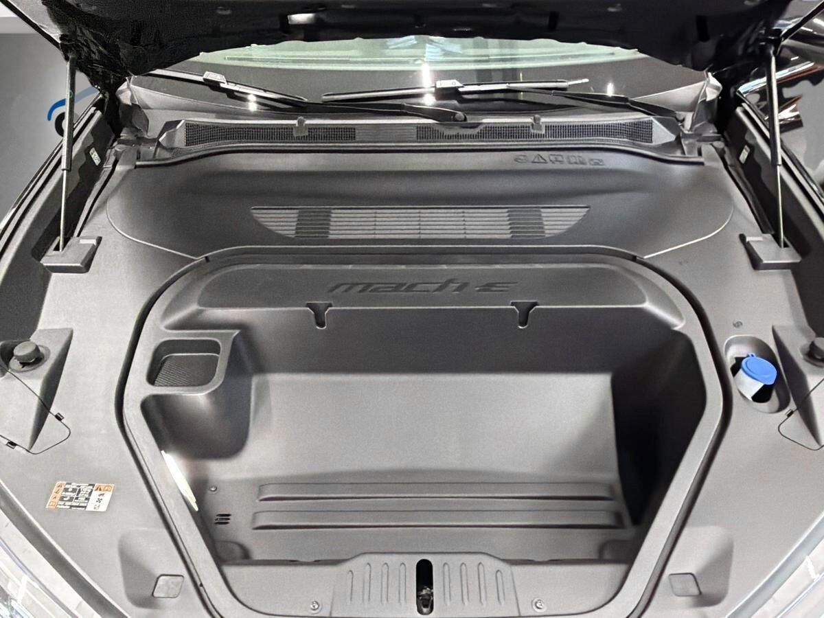 Billede af Ford Mustang Mach-E EL UR Premium AWD 375HK 5d Aut.