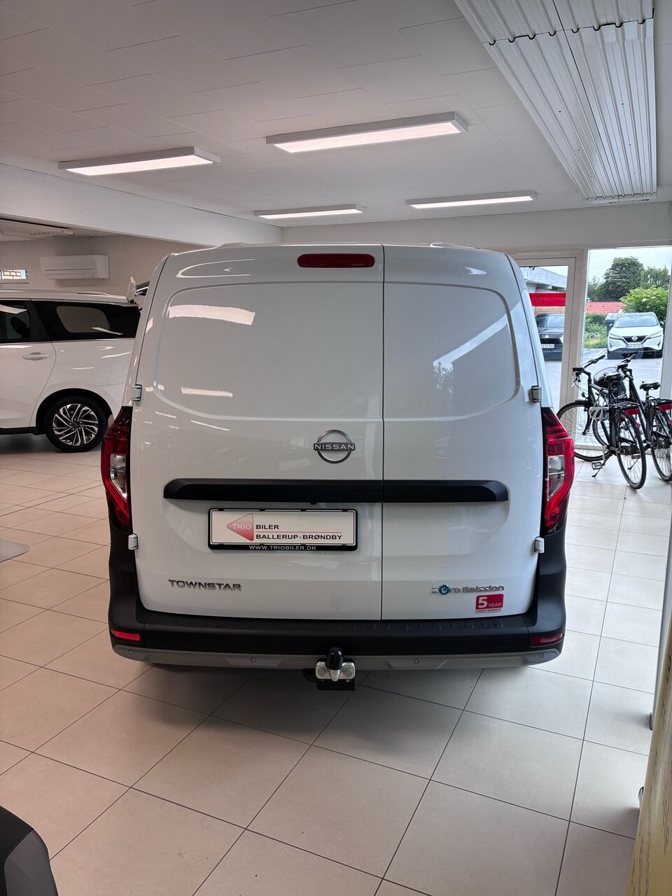 Billede af Nissan Townstar Van Electric 45KWH L2 N-Connecta Blind FD + Blind D