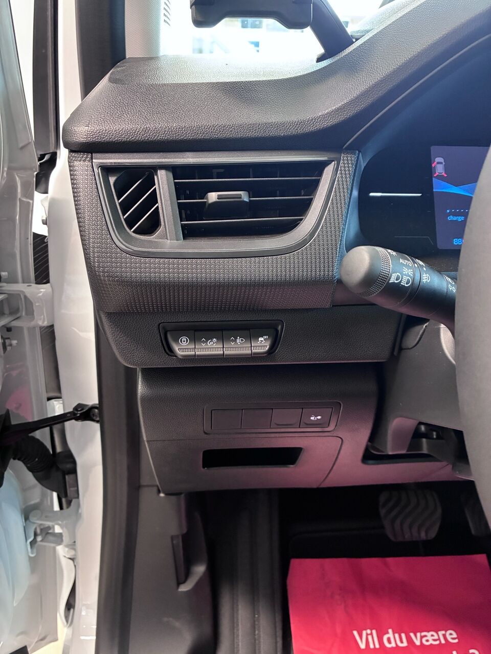 Billede af Nissan Townstar Van Electric 45KWH L2 N-Connecta Blind FD + Blind D