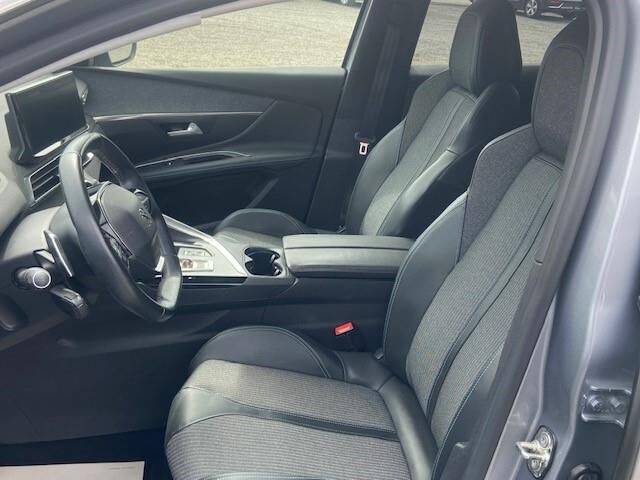 Billede af Peugeot 3008 1,6 PureTech  Plugin-hybrid First Selection EAT8 225HK 5d 8g Aut.