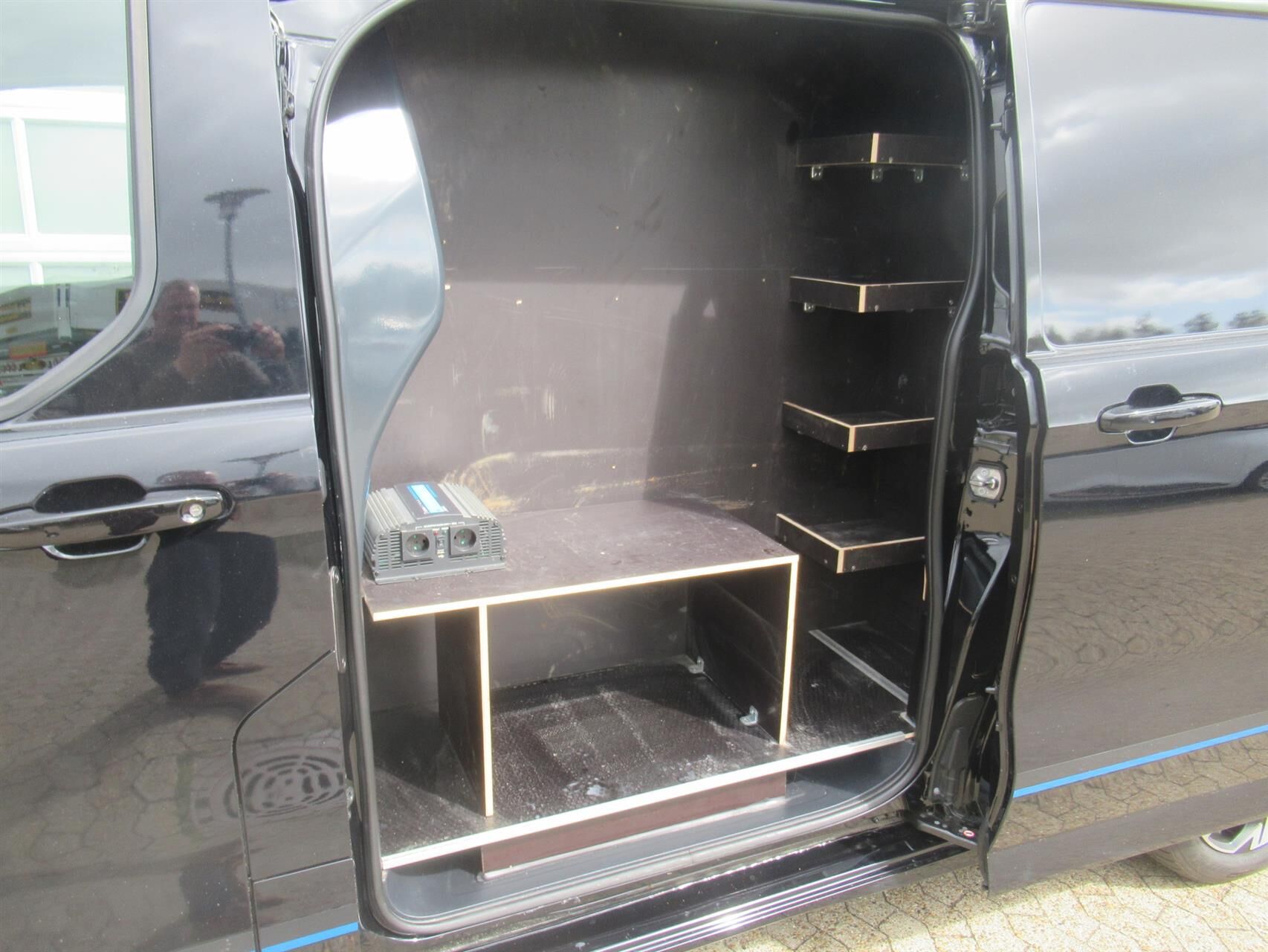 Billede af Ford Transit Custom 320 L2H1 2,0 EcoBlue Sport 170HK Van 8g Aut.