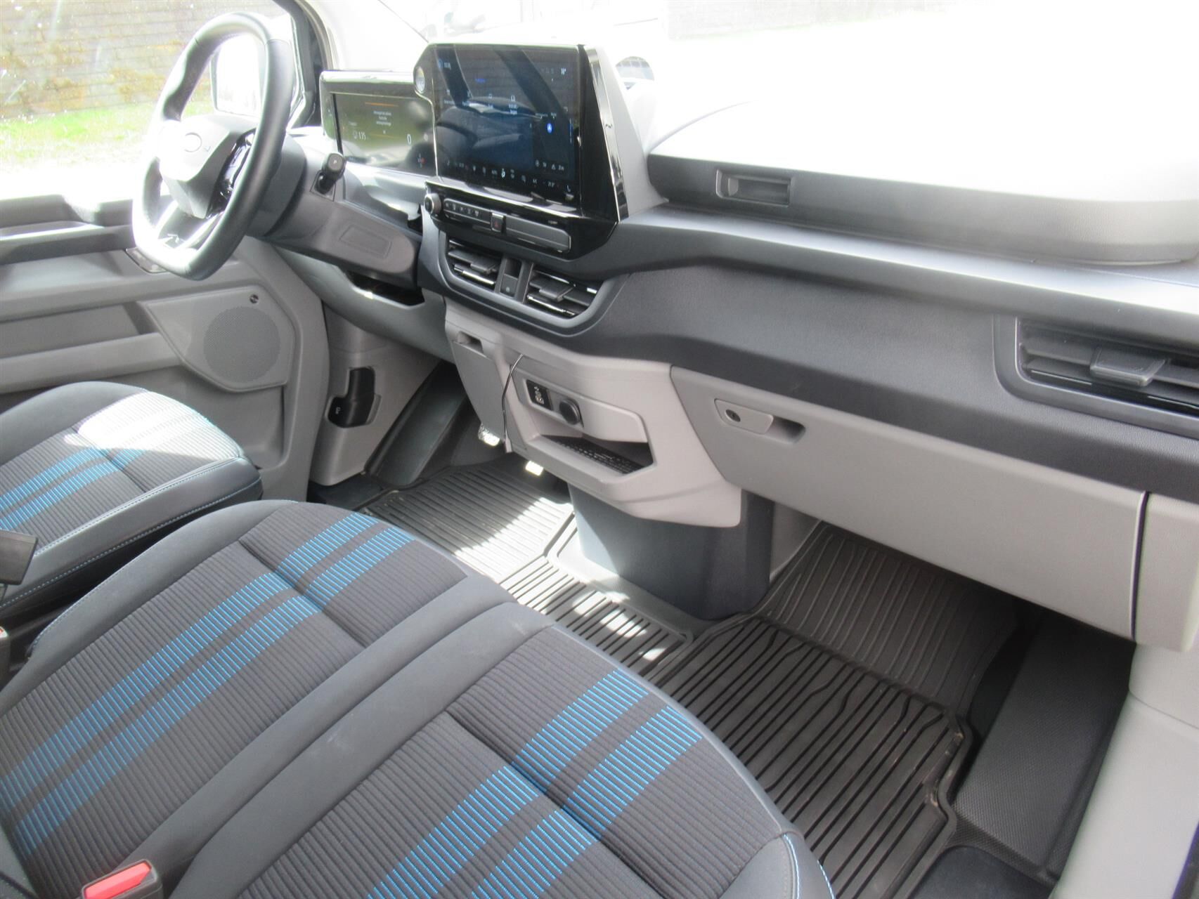 Billede af Ford Transit Custom 320 L2H1 2,0 EcoBlue Sport 170HK Van 8g Aut.