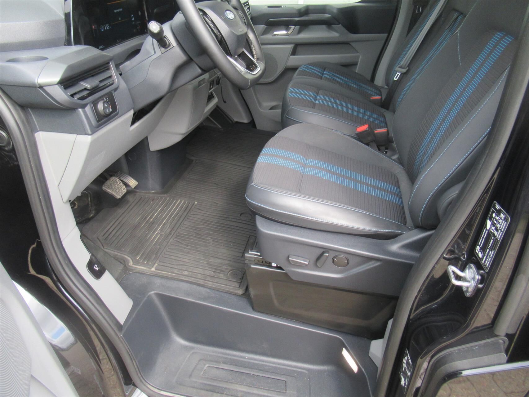 Billede af Ford Transit Custom 320 L2H1 2,0 EcoBlue Sport 170HK Van 8g Aut.