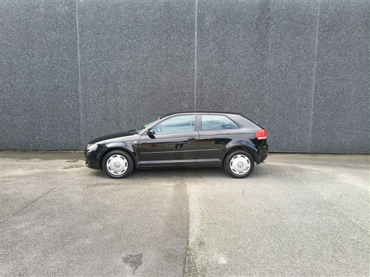 Audi A3 1,6 Attraction 102HK 3d