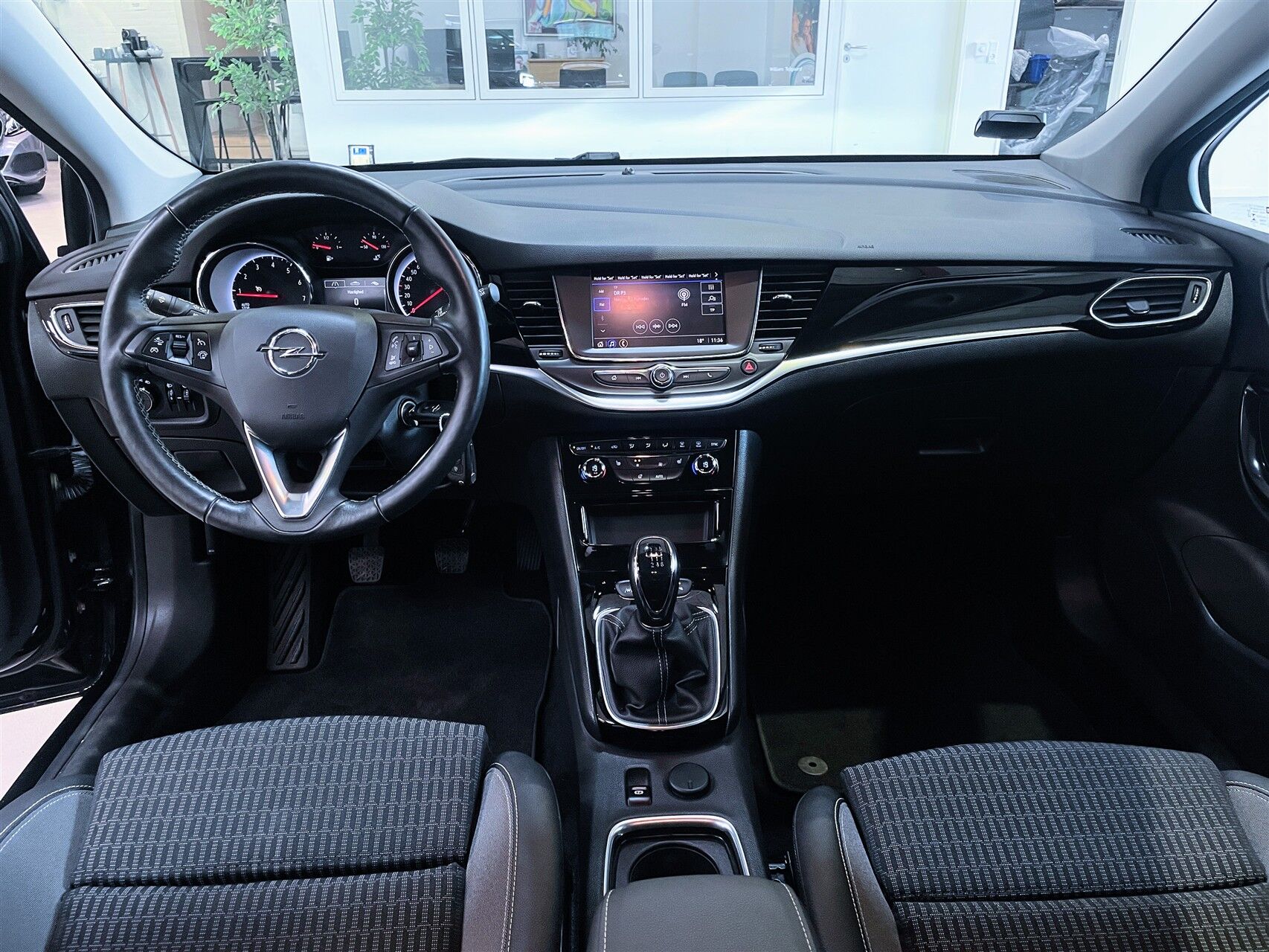 Billede af Opel Astra 1,2 Turbo Elegance 110HK 5d 6g