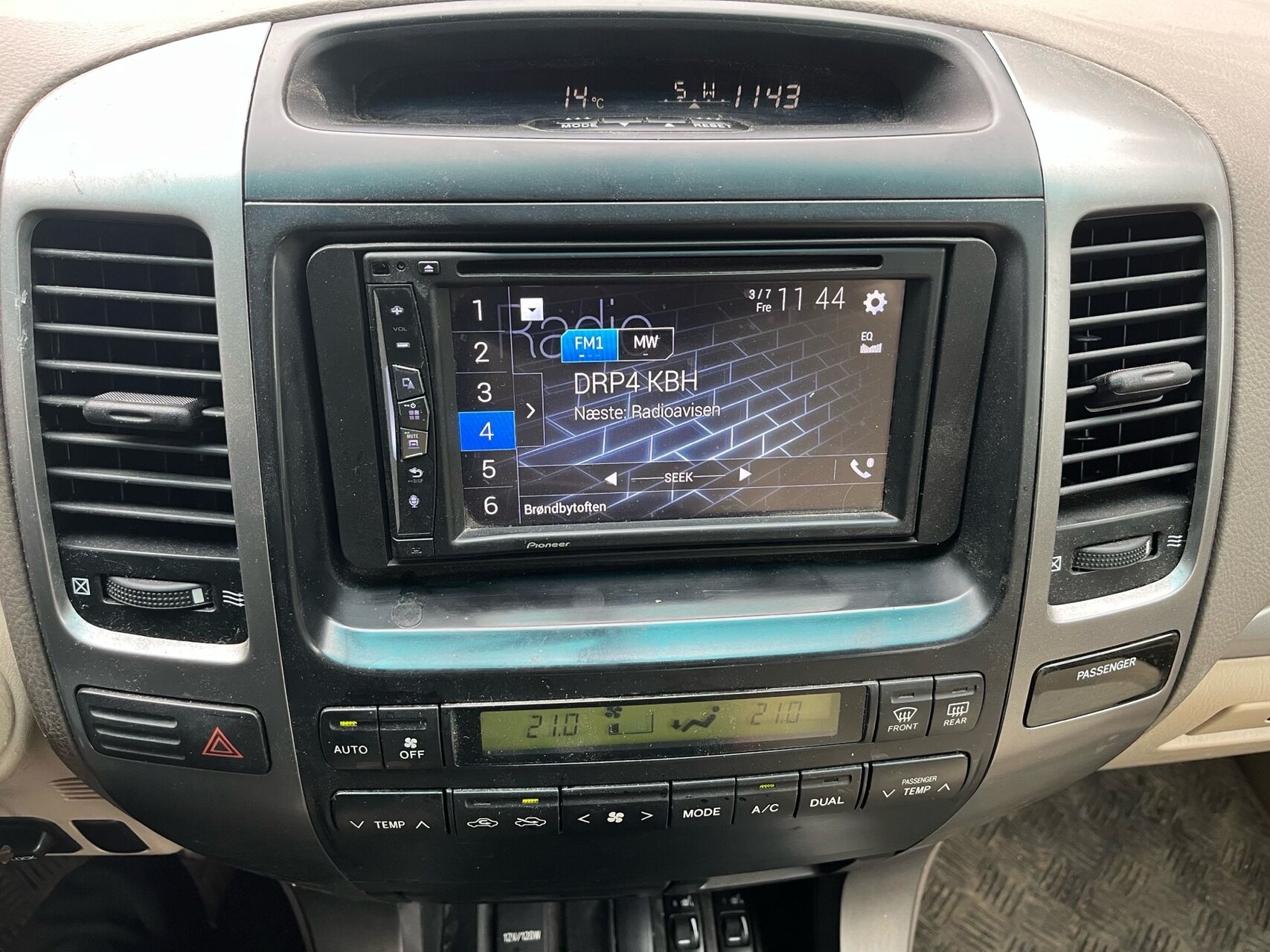 Billede af Toyota Landcruiser 3,0 D-4D 3D Van 166HK 3d