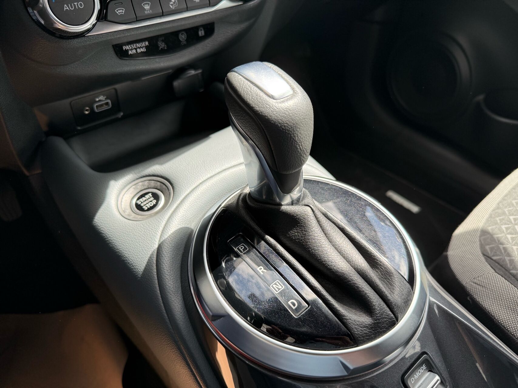 Billede af Nissan Juke 1,0 Dig-T N-Connecta DCT 117HK 5d 7g Aut.