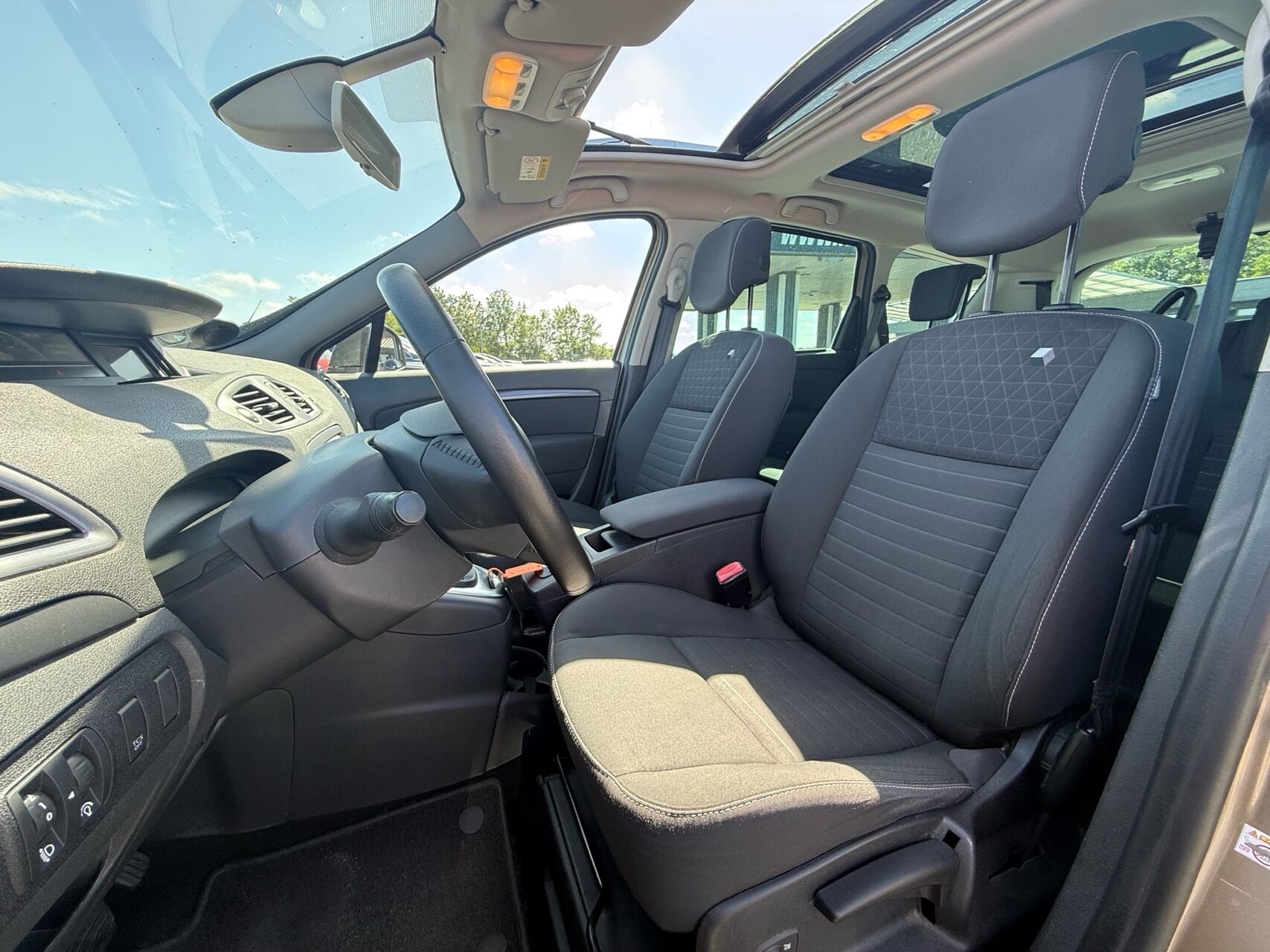 Billede af Renault Grand Scénic 7 pers. 1,5 DCI Limited Edition EDC 110HK 6g Aut.