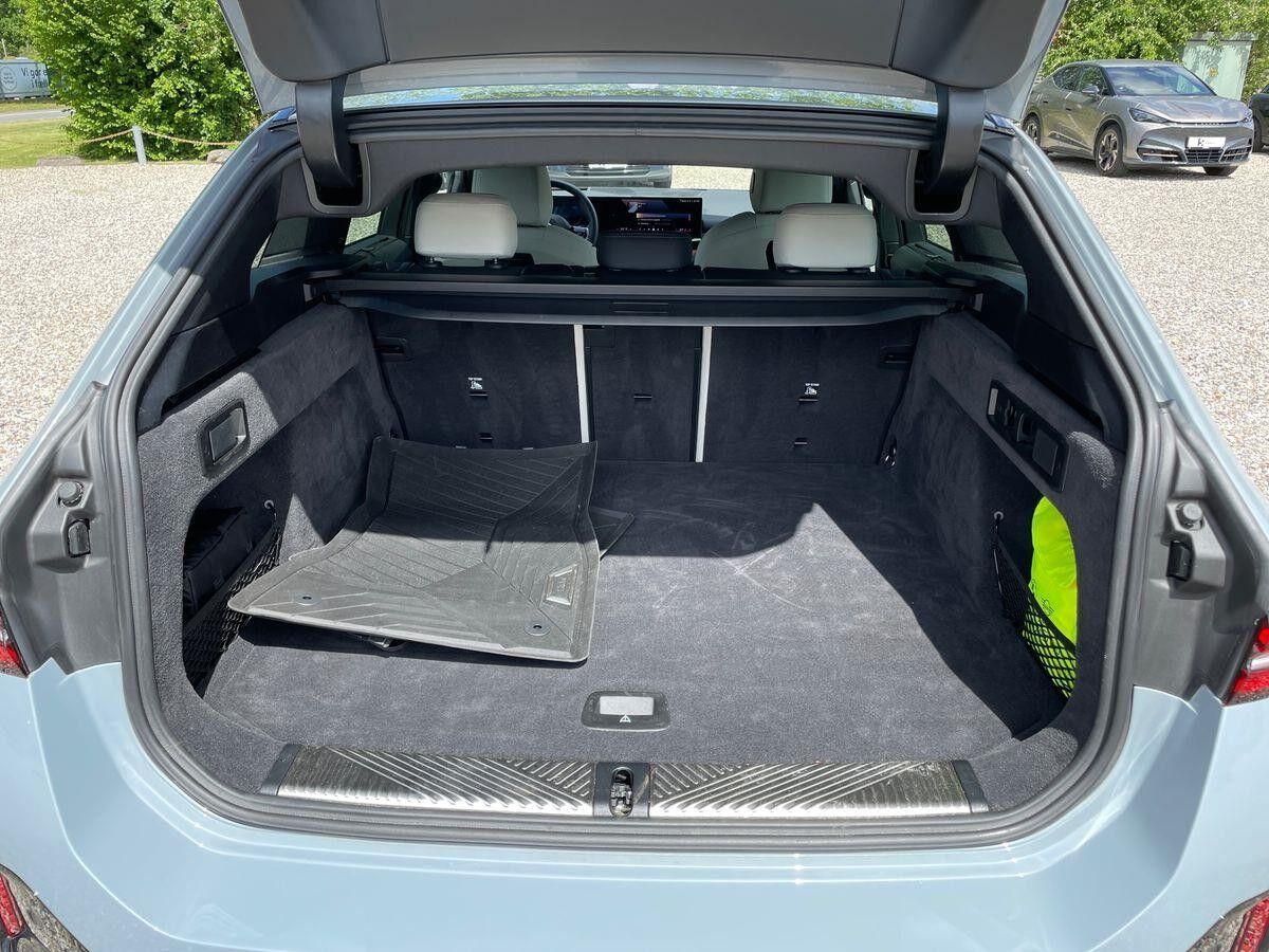 Billede af BMW i5 eDrive40 Touring EL Fully Charged 340HK Stc Aut.