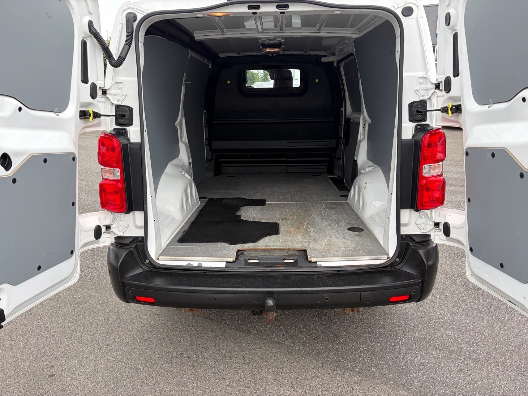 Billede af Opel Vivaro L3V2 2,0 BlueHDi Enjoy AT8 145HK Van 8g Aut.