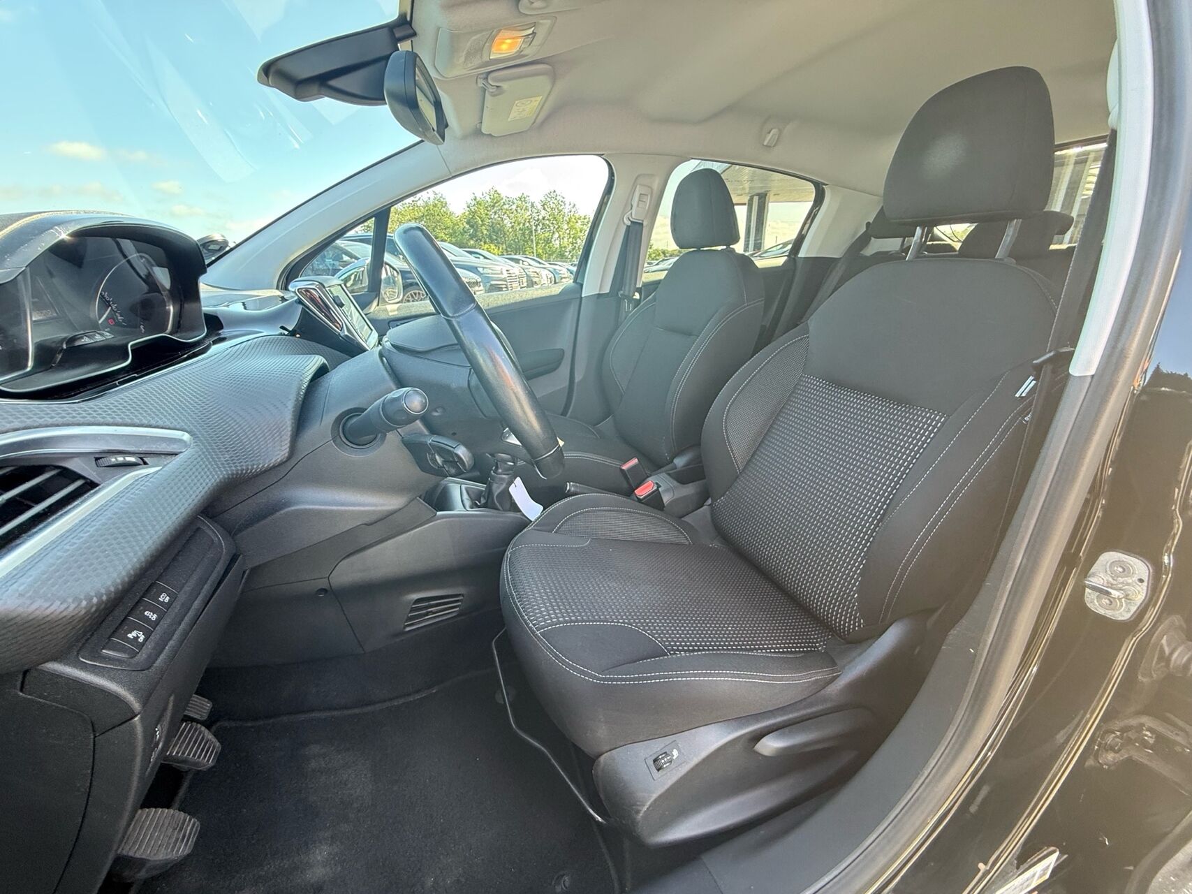 Billede af Peugeot 208 1,6 BlueHDi Allure 100HK 5d