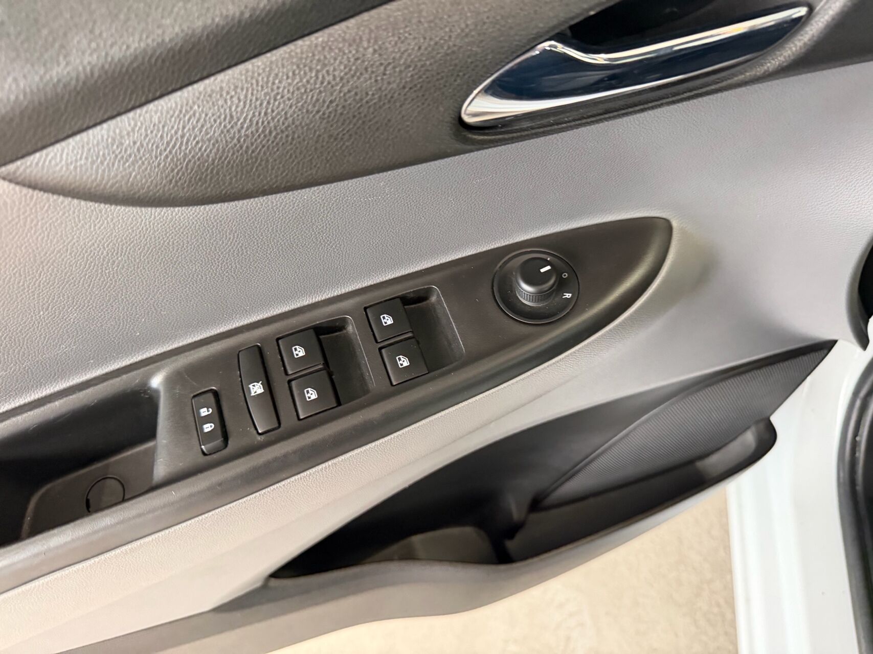 Billede af Opel Karl 1,0 Cosmo Easytronic 75HK 5d Aut.