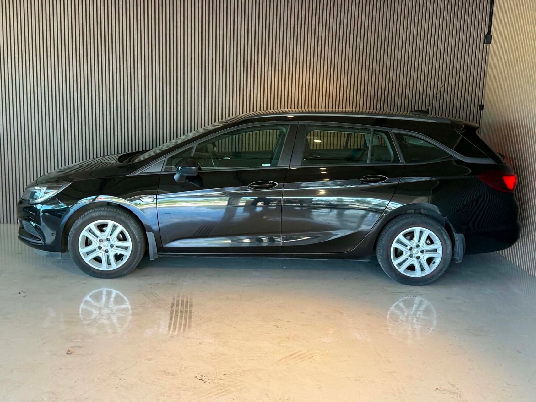 Billede af Opel Astra Sports Tourer 1,4 Turbo Enjoy Start/Stop 125HK Stc 6g