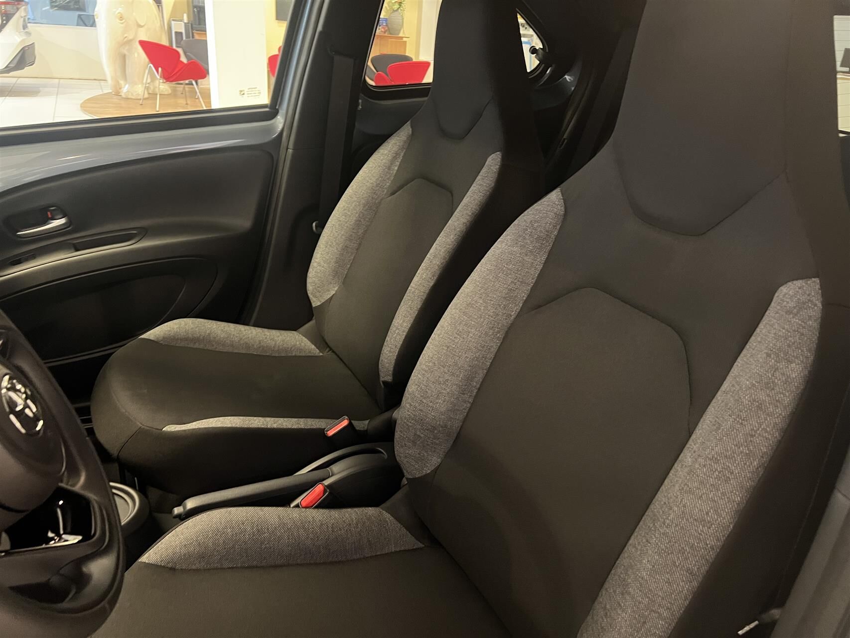 Billede af Toyota Aygo X 1,0 VVT-I Active 72HK 5d Aut.