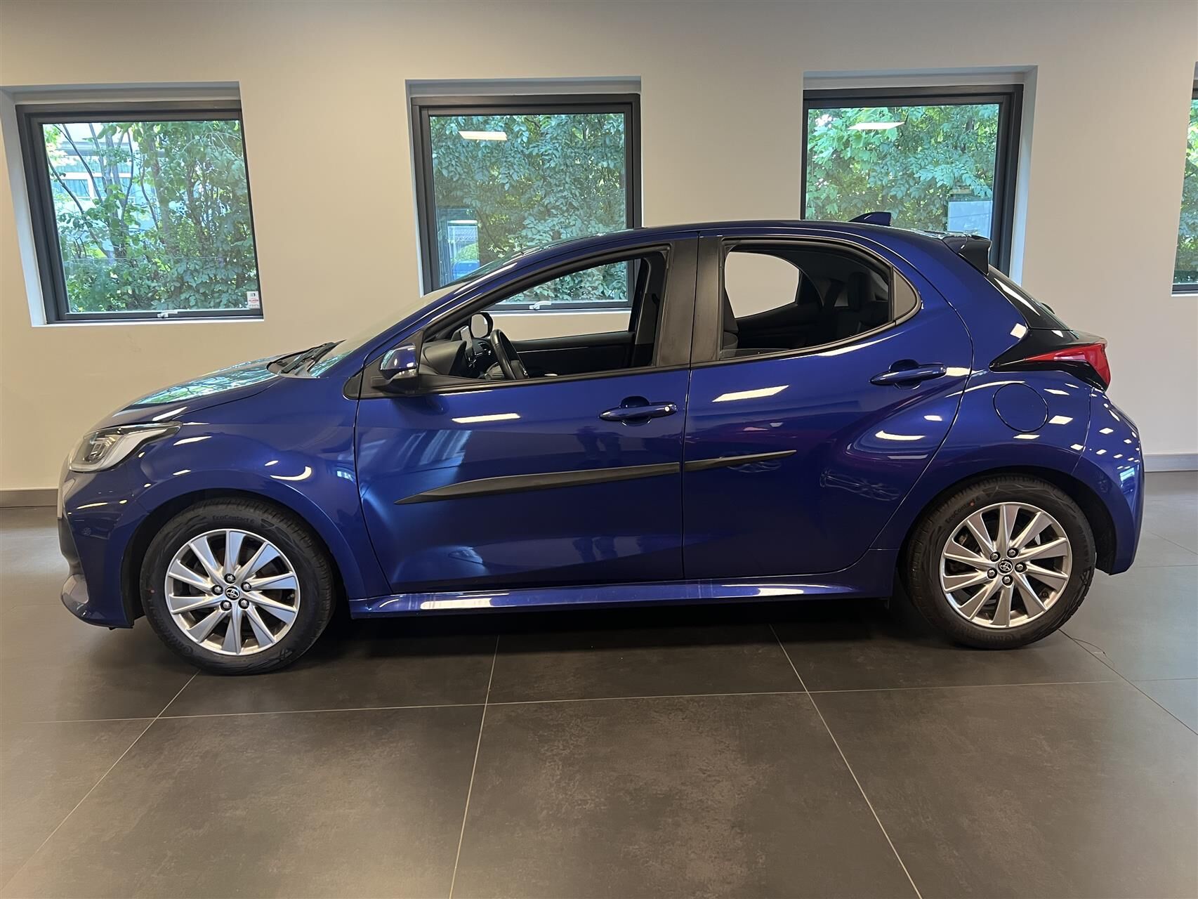 Billede af Toyota Yaris 1,5 Hybrid Active Technology Plus 116HK 5d Trinl. Gear