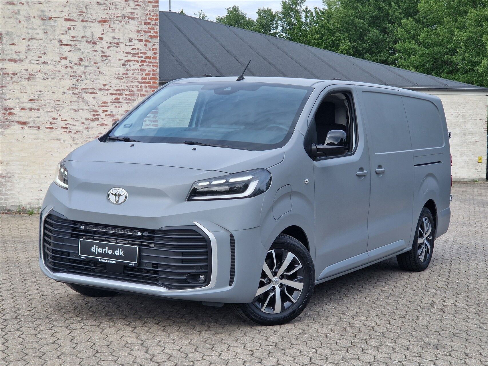 Billede af Toyota Proace Electric Long EL Comfort Master+ m/ 2 Skydedøre 136HK Van Aut.