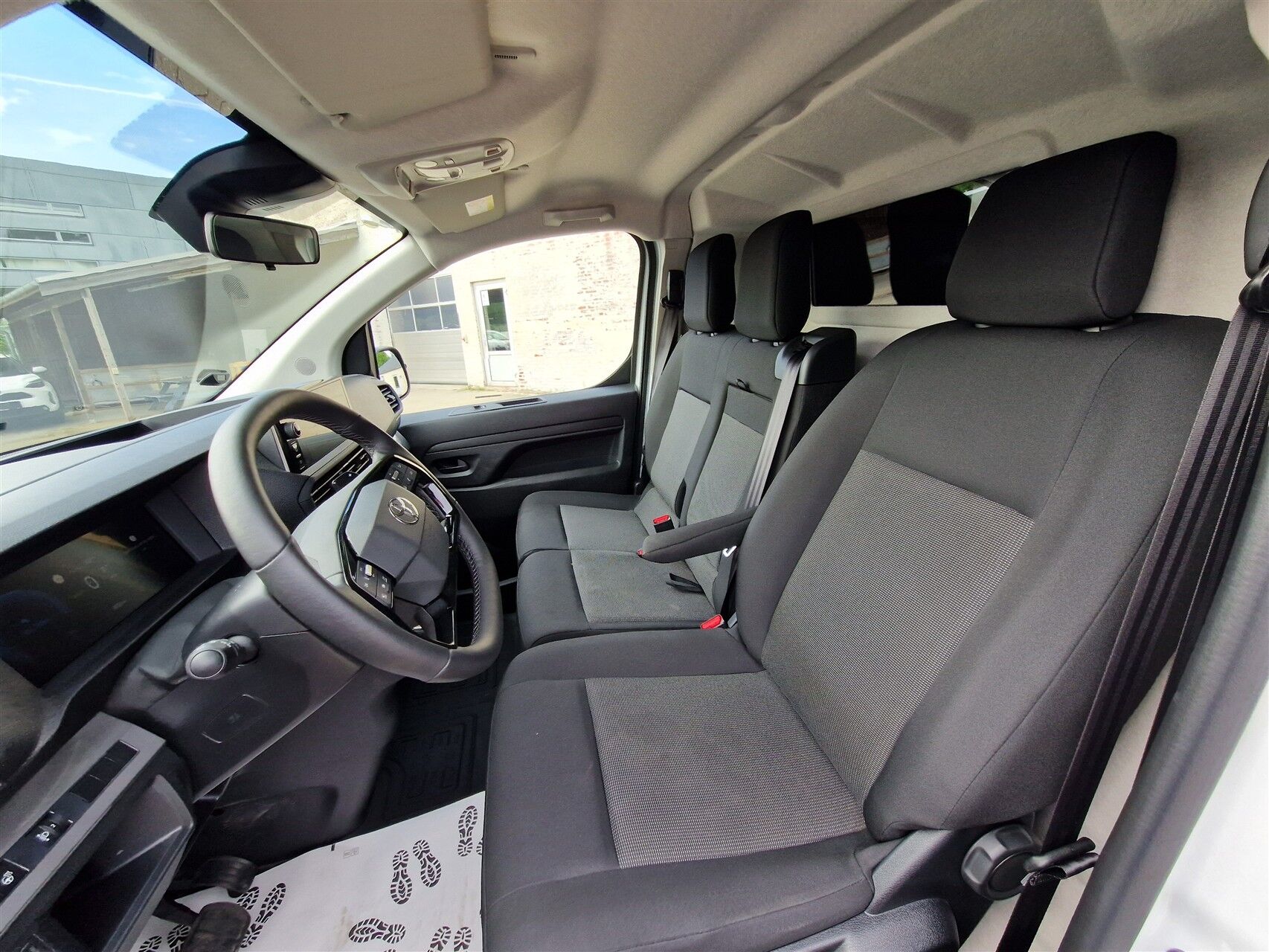 Billede af Toyota Proace Electric Long EL Comfort Master+ m/ 2 Skydedøre 136HK Van Aut.