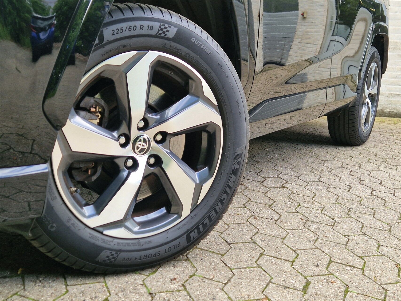 Billede af Toyota RAV4 Plug-in 2,5 Plugin-hybrid H3 Premium AWD 306HK 5d 6g Aut.